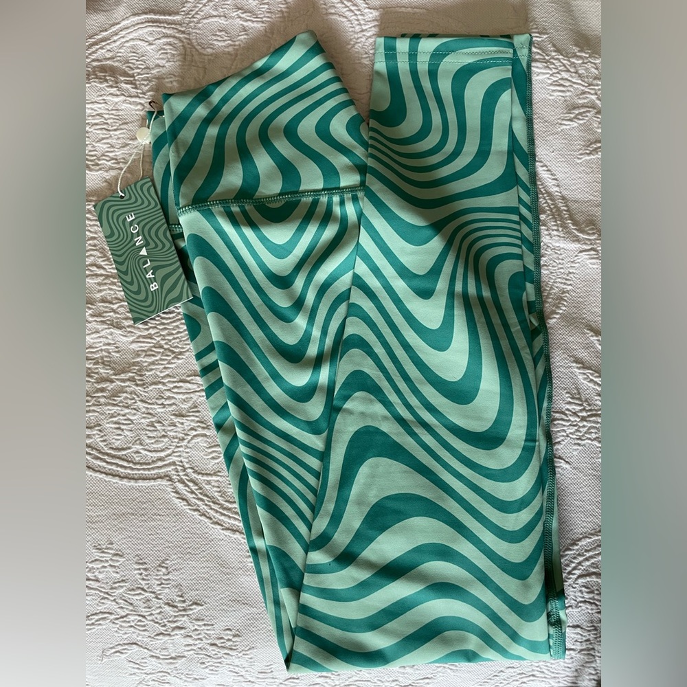 Vitality (Balance) brand leggings size M
